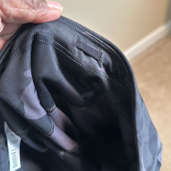 Athleta CAMO Print Leggings S - Picture 8 of 9